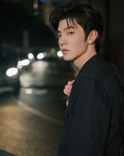 Chen Zhe Yuan 陈哲远 (@chenzheyuan.czy) .